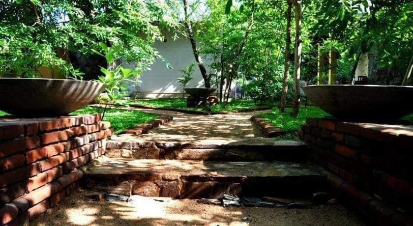 Twin Blocks Nature Resort 아누라다푸라 외부 사진