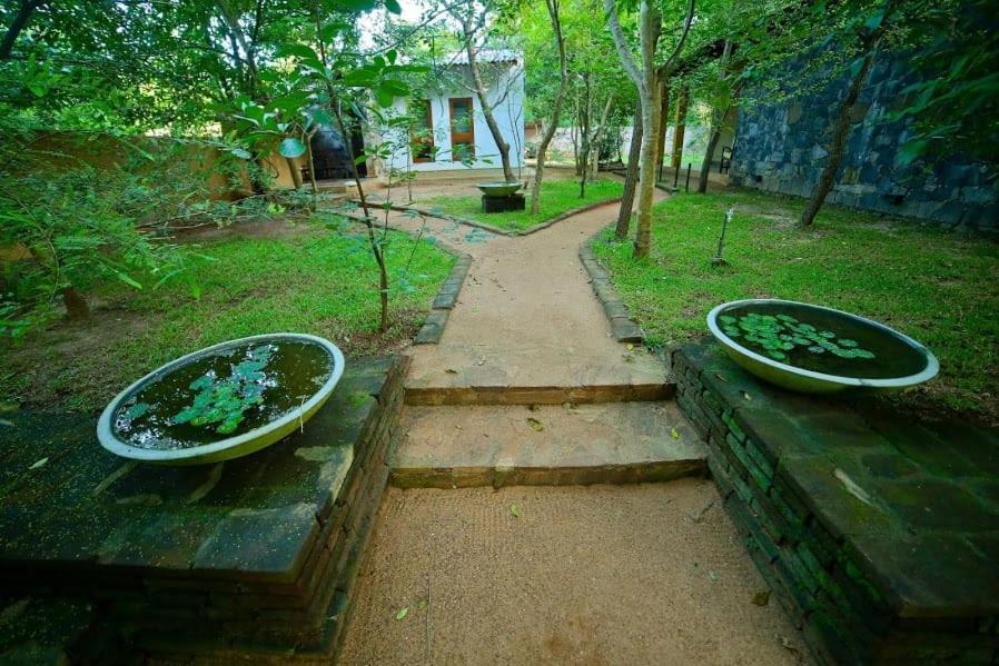 Twin Blocks Nature Resort 아누라다푸라 외부 사진