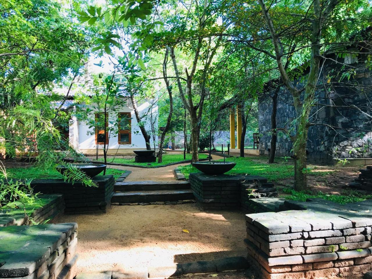 Twin Blocks Nature Resort 아누라다푸라 외부 사진